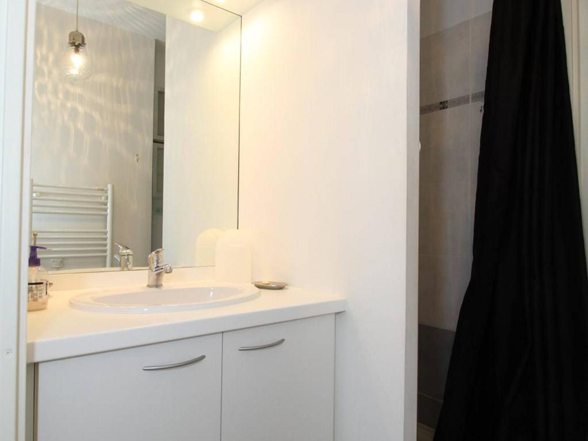 Appartement T2 Avec Terrasse, Proche Thermes, Garage Et Wifi - Balaruc-Les-Bains - Fr-1-553-182 Eksteriør bilde